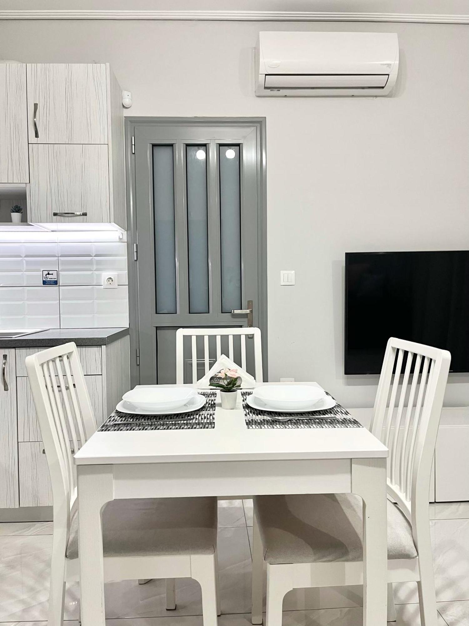 Blueline Apartment 3 Loutráki Dış mekan fotoğraf