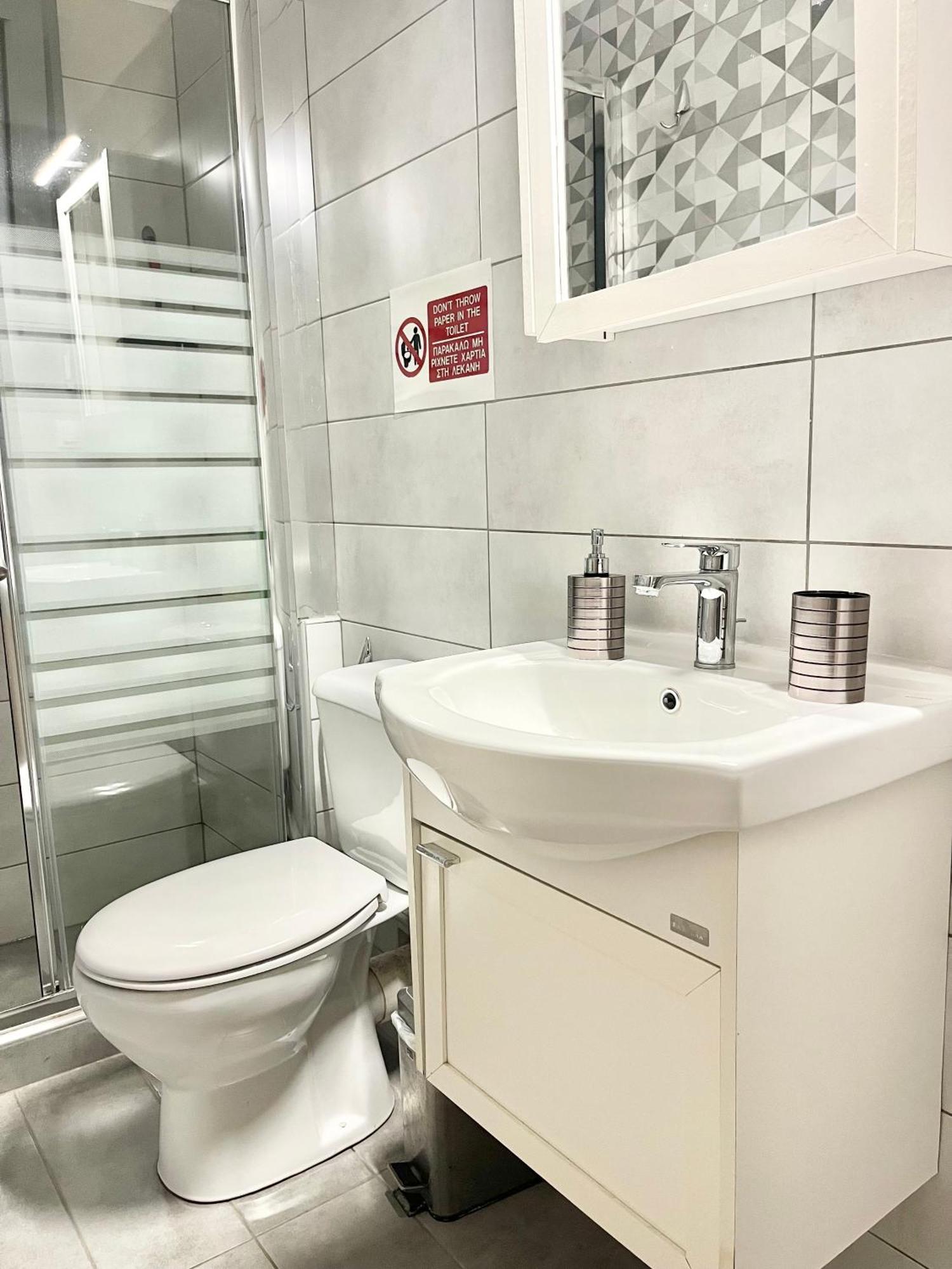 Blueline Apartment 3 Loutráki Dış mekan fotoğraf