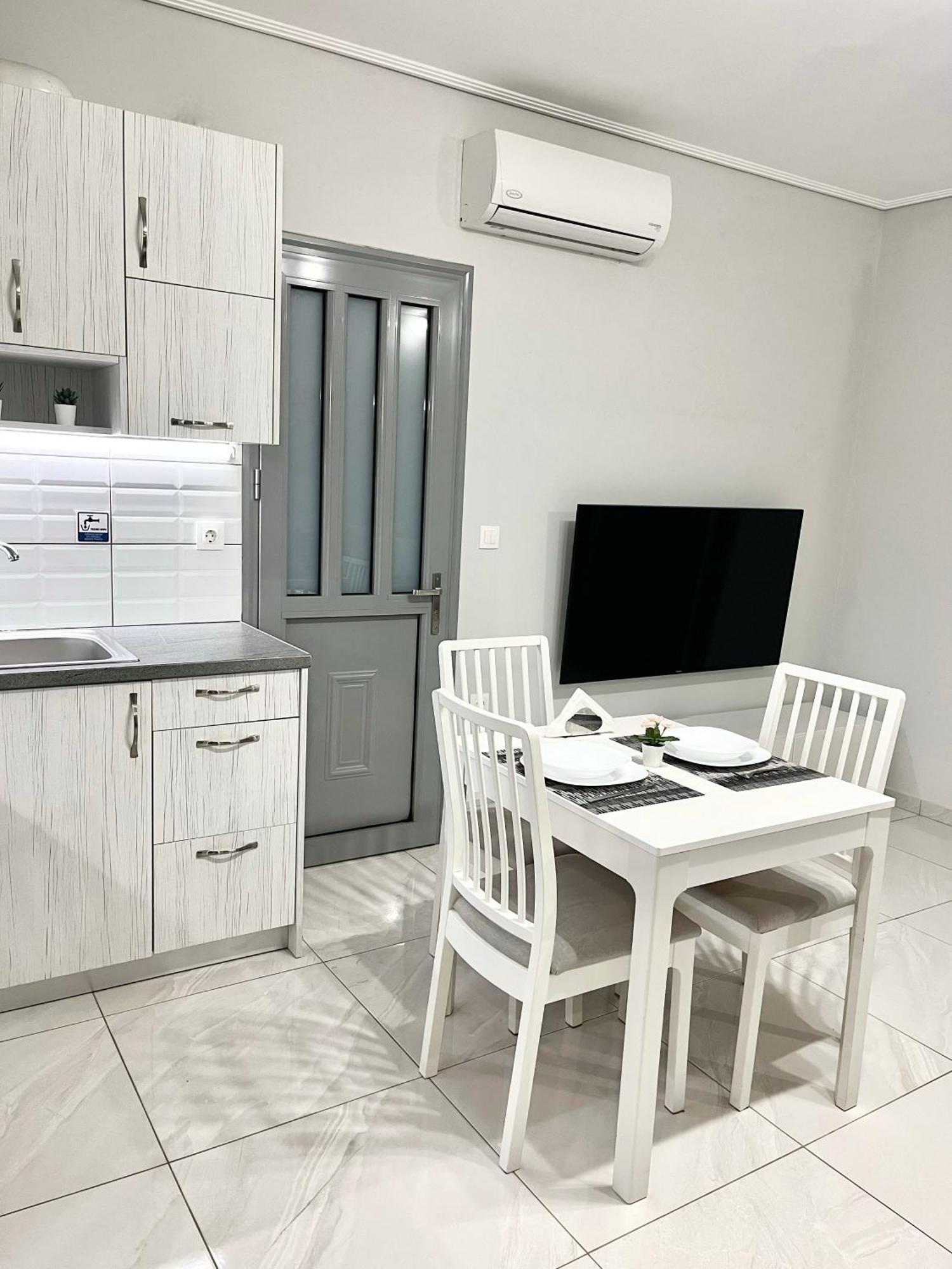 Blueline Apartment 3 Loutráki Dış mekan fotoğraf